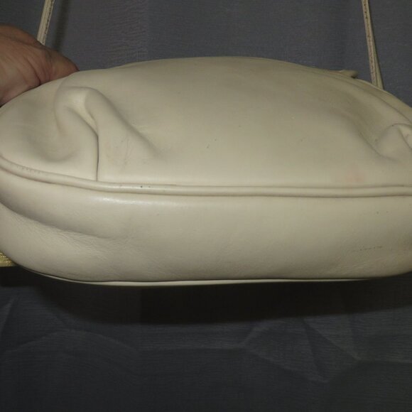 ❤️VTG COACH 240 Lightweight Cafe Pleated Bag Semi Circle Crossbody Purse + FOB - Picture 9 of 13